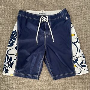 Like new fun board shorts!